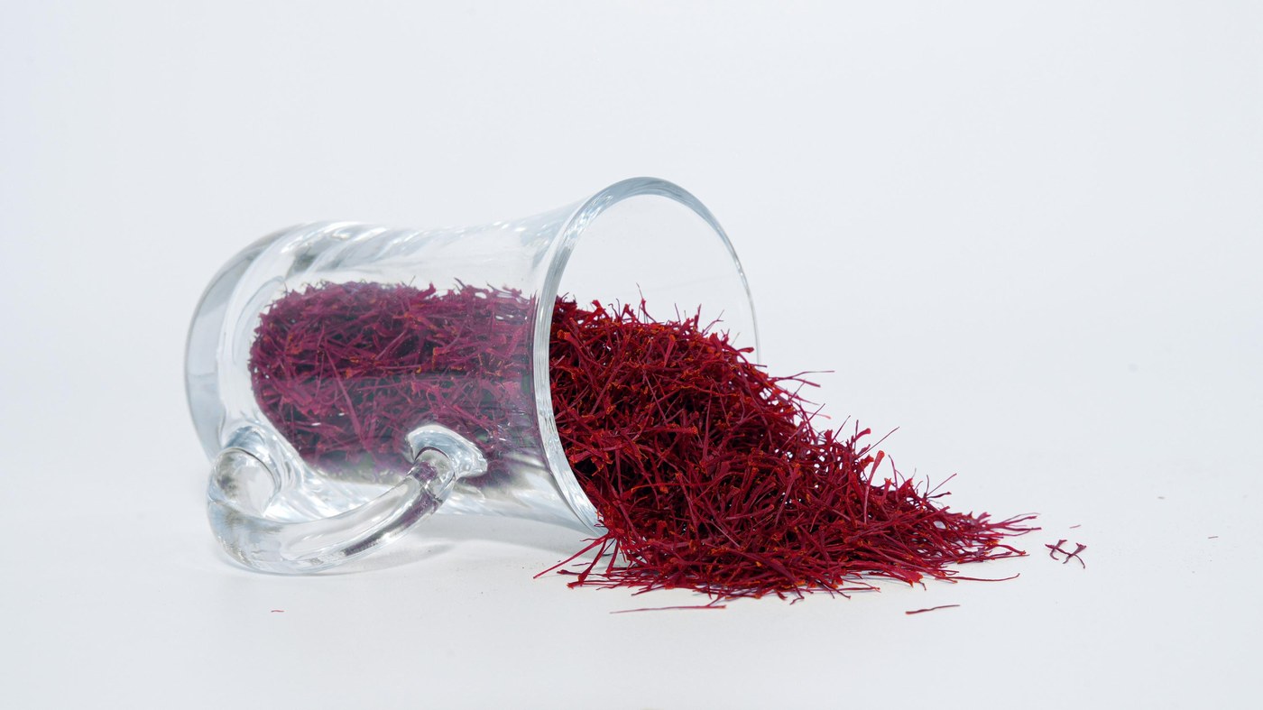 Premium saffron threads